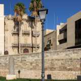 Palazzina Palmieri � il primo edificio che si incontra percorrendo via Venezia e continua da pi� di cento anni a colpire i passanti per la sua eclettica facciata ricca di fregi e decori...
